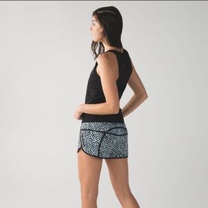 Lululemon Ace Spot Tranquil Blue Track shorts Sz 4